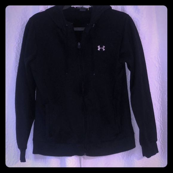 Under Armour Tops - Women’s semi-fitted under armour zipup sweatshirt